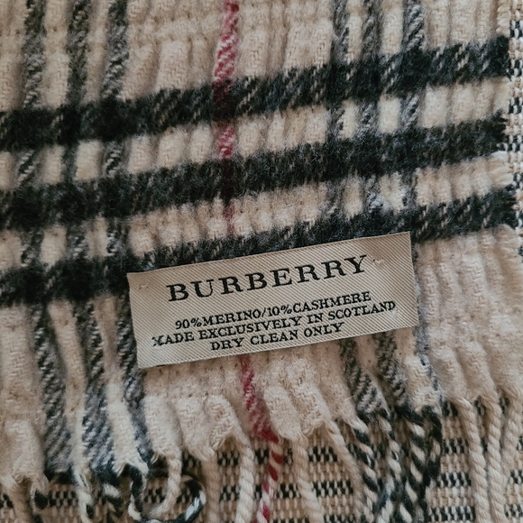 Burberry Plaid Tan Scarf *Authentic* - Picture 4 of 4